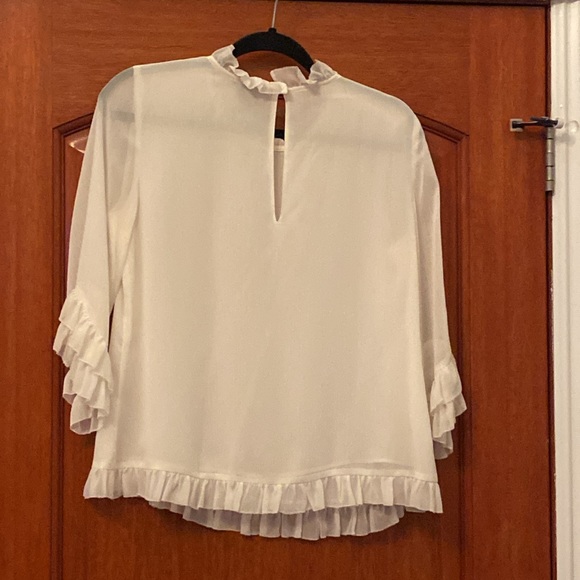 Long Sleeve Shear Shell. - Picture 2 of 4